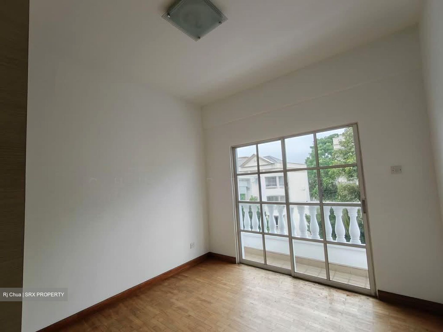 La Suisse (D11), Terrace #562312261